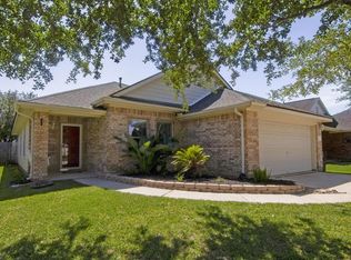 6831 Ridgewood Ln, Dickinson, TX 77539