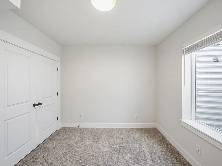445 E River Ln — Photo 54