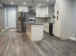 3 Charles Trl, Lebanon, IL 62254