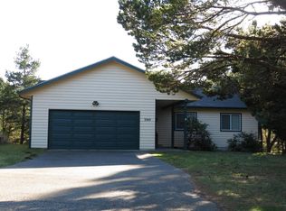 3509 NW Shore View Loop, Waldport, OR 97394