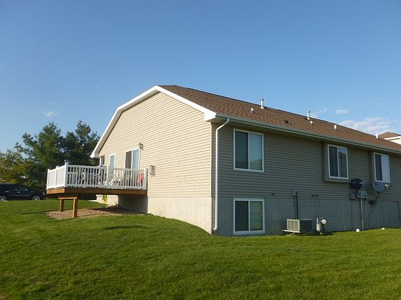 2nd image of 939 Willow Ln #A