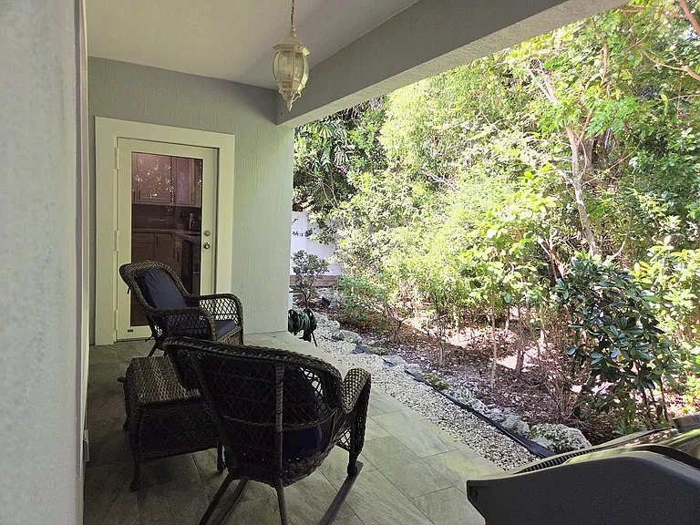 11 Pompano Ave — Photo 21