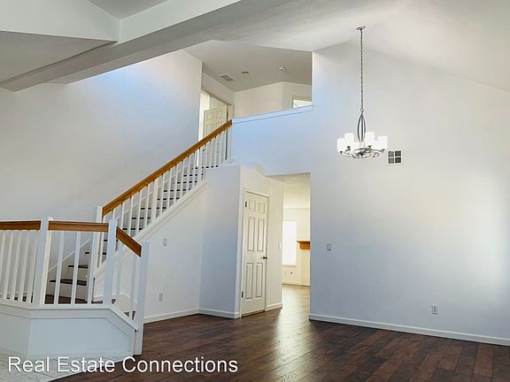 2nd image of 1662 Wyndham Dr