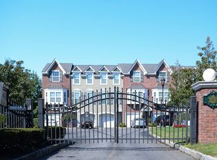 21 Charleys Pl, Bay Shore, NY 11706
