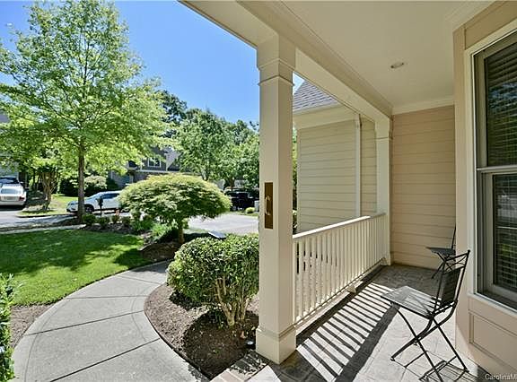 4th image of 19733 Hagen Knoll Dr