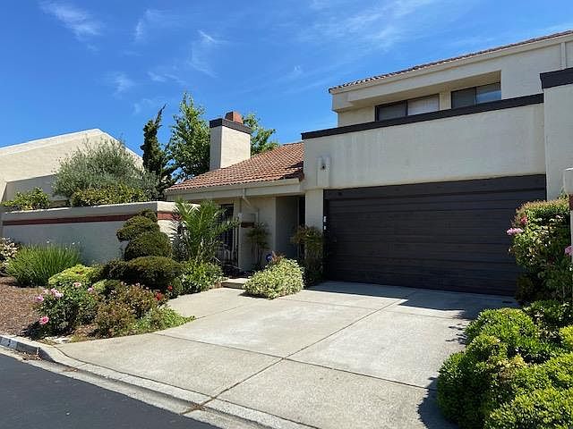 1st image of 5 Lido Cir