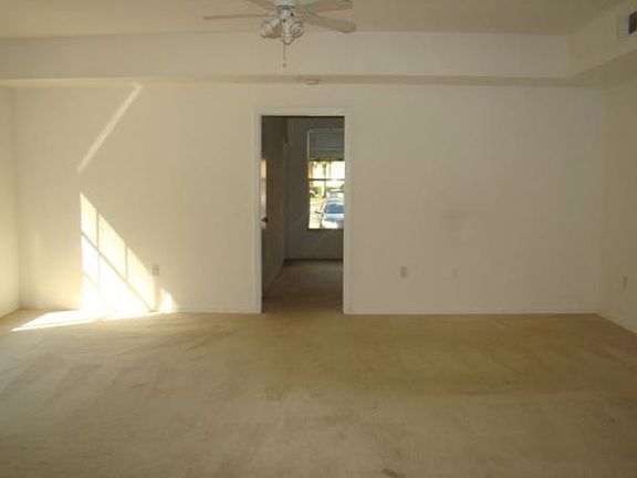 5th image of 5536 Metrowest Blvd #8-110