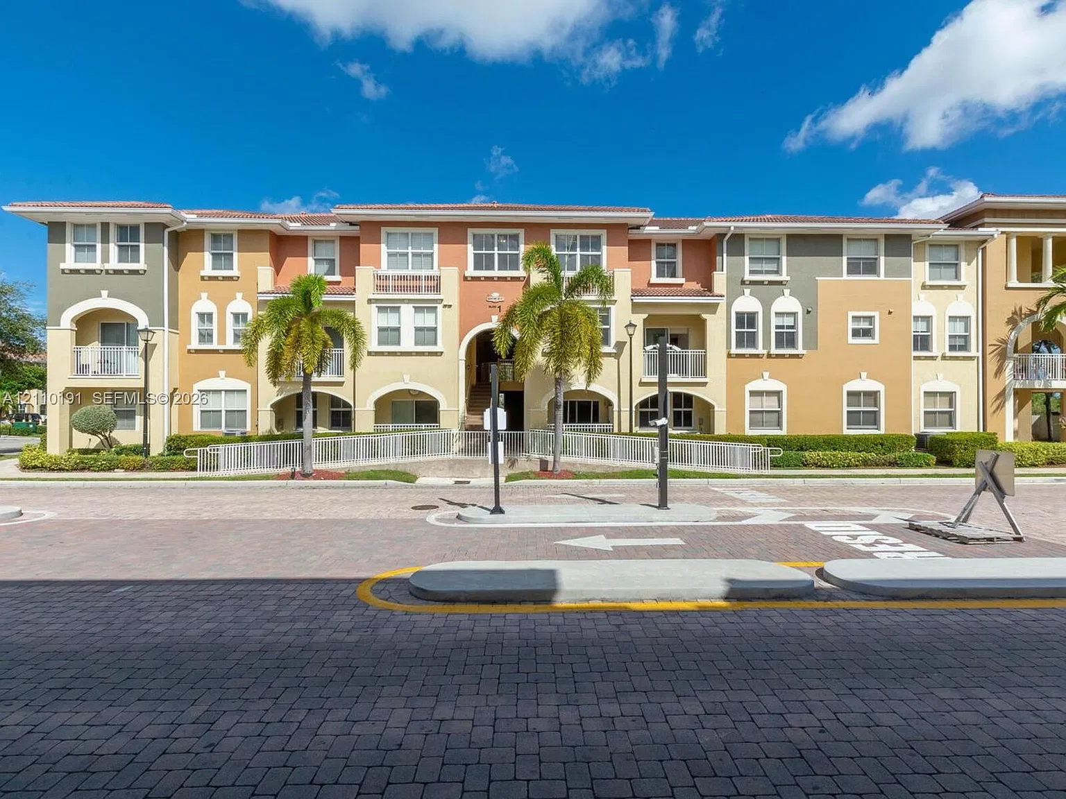 Coronado At Doral I Condo — Photo 2