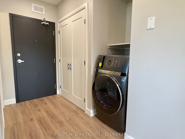 330 Victoria St N #4 — Photo 7