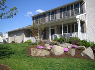 102 W Morlatton Rd, Douglassville, PA 19518