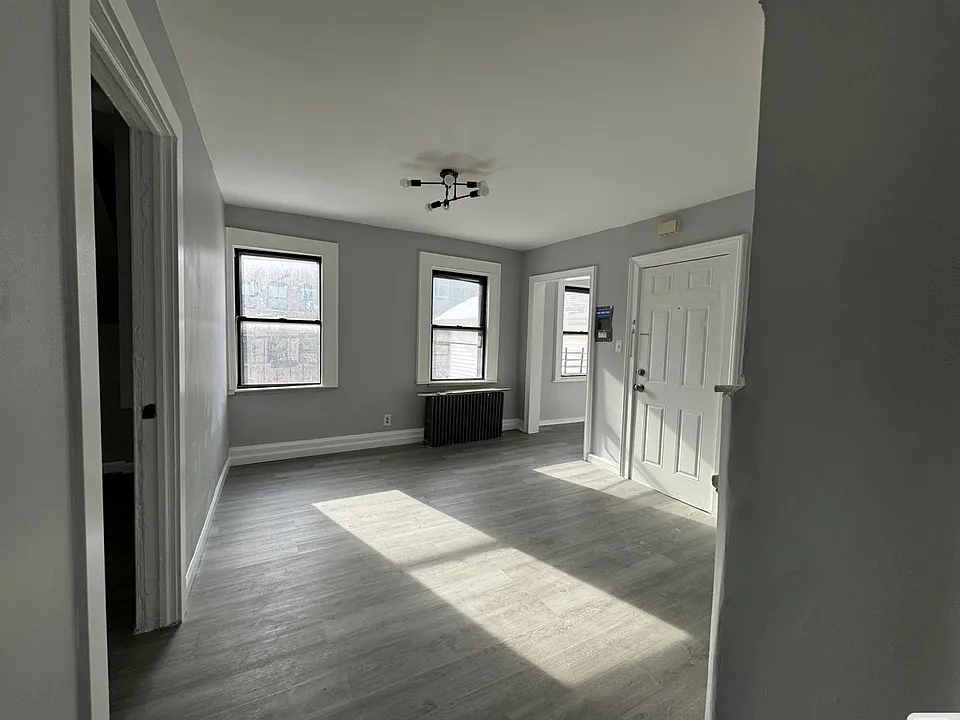 52 Harrison Ave #6