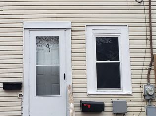 301 Hills Pl, Trenton, NJ