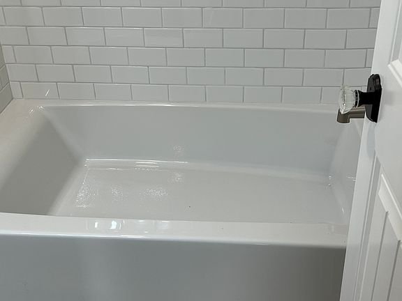4th image of 2611 Davis Park Rd