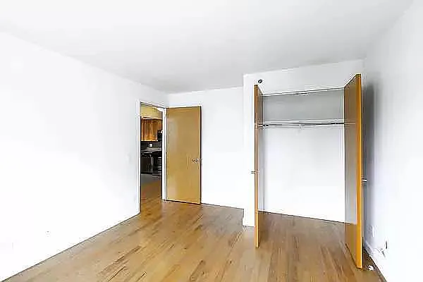 Rented by Metropolitan Property Group | media 18