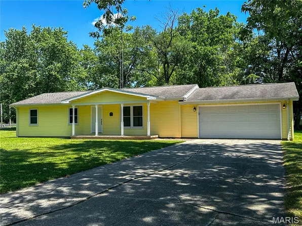 410 N Cleveland St, Fillmore, IL 62032