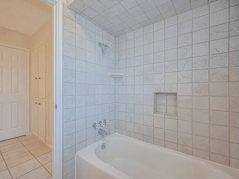 Paradise Valley Dr — Photo 24
