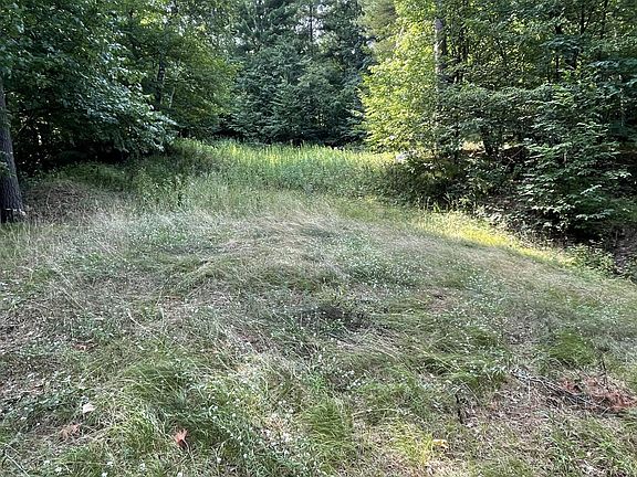 3rd image of 16574 Riverside Dr