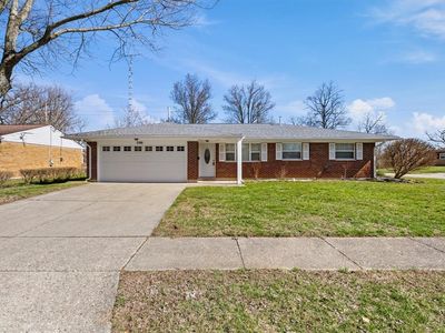 7100 Chatlake Dr, Dayton, OH 45424