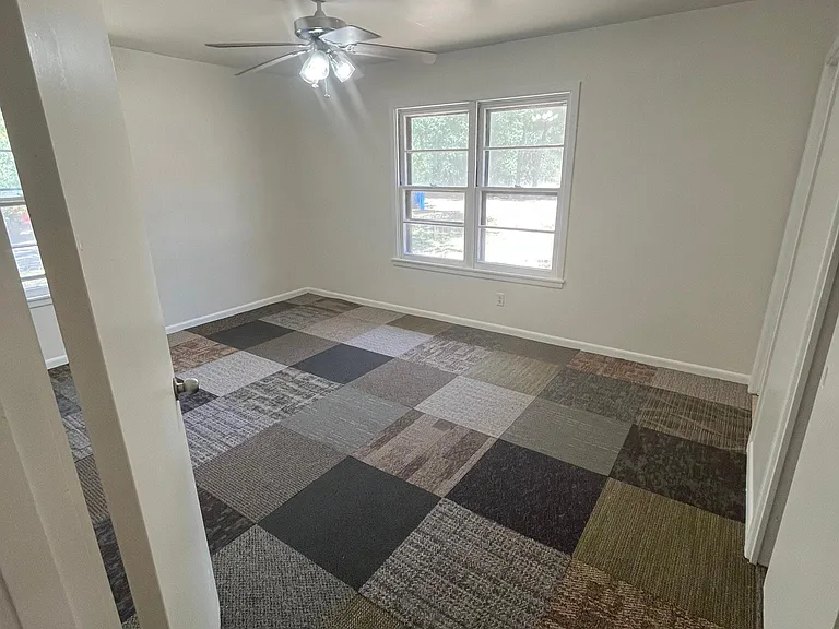 808 Gilmore St — Photo 10