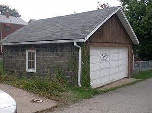 2nd image of 883 Freeport Rd