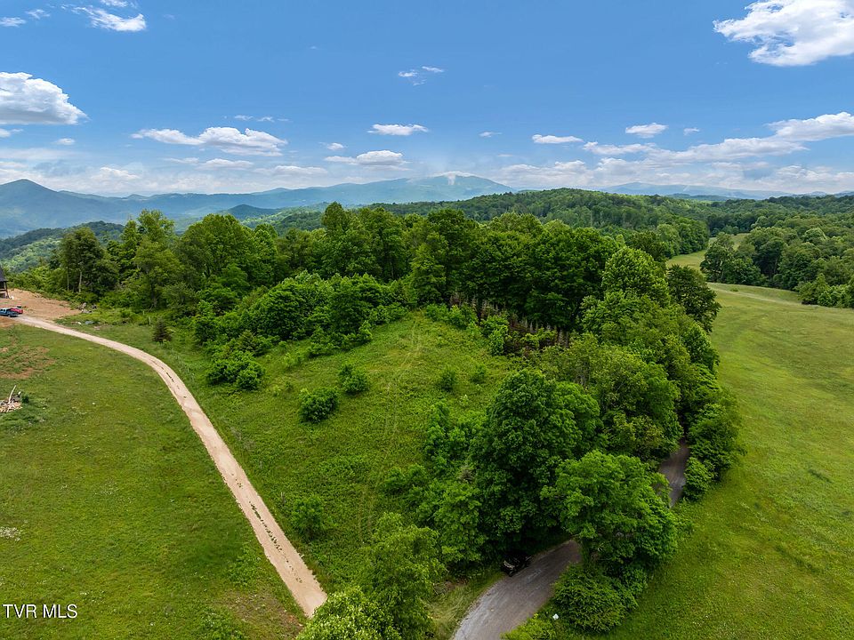 1st image of Walnut Mountain Rd
