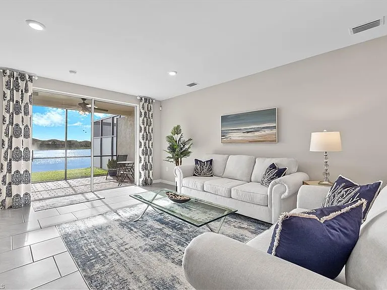 14558 Edgewater Cir — Photo 3