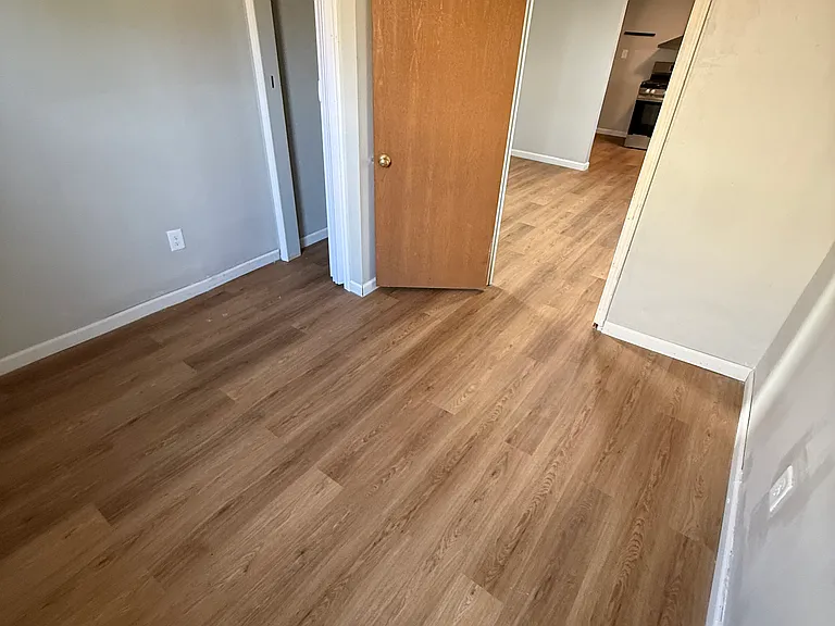 517 S Wheatland Ave — Photo 4