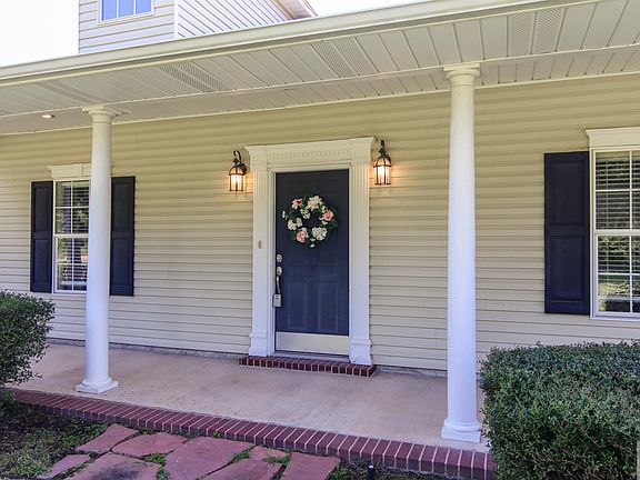 5th image of 205 Heather Dr