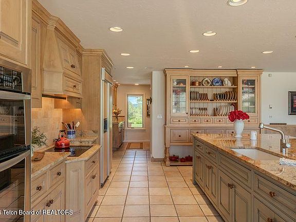5th image of 5450 Shoshone Dr