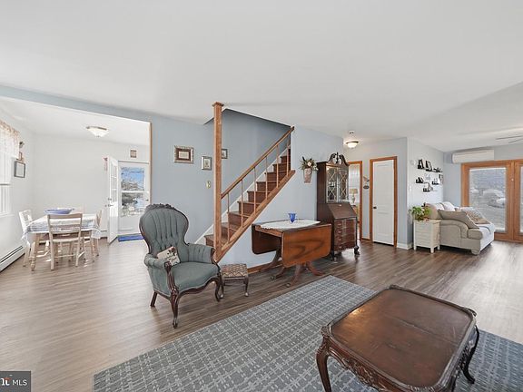 5th image of 1323 Morton Ave