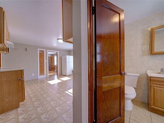 4th image of 138 Biruta St #2-3
