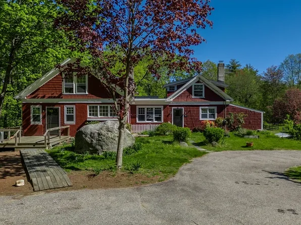 62-64 West St, Pepperell, MA 01463