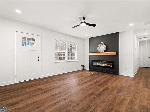 4th image of 3770 Larkspur Ter