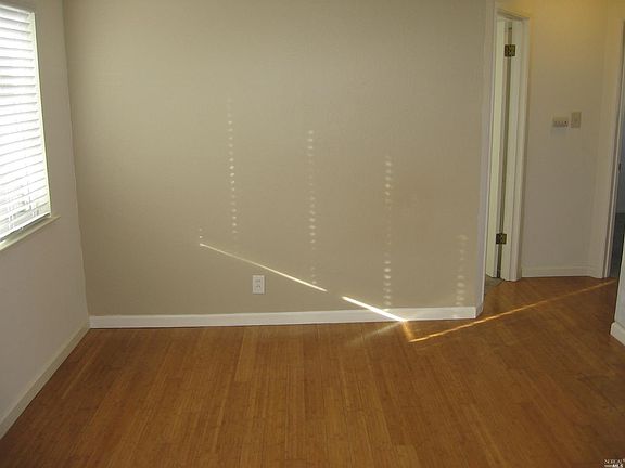 3rd image of 2060 Wilkins Ave APT 7