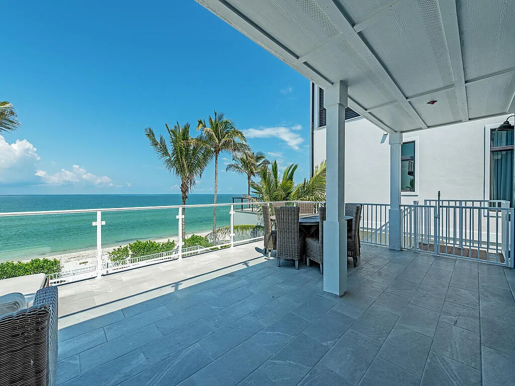 6 bed, 4.5 bath, 3400 sqft, $60,000 — Photo 3
