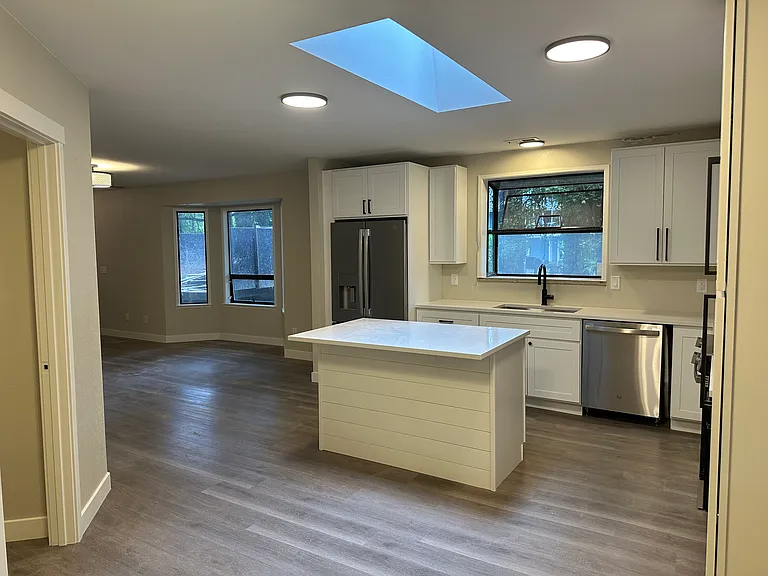 1223 Miller Ave NE — Photo 10