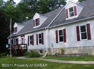 113 Reservoir Rd, Dallas, PA 18612