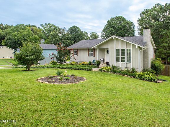 2nd image of 7424 Foxglove Ln