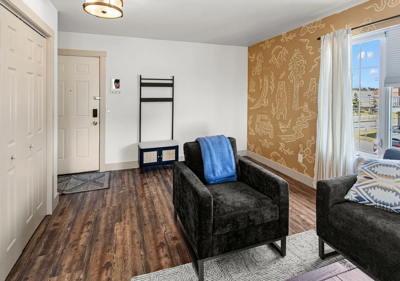 3 Martha Rd. Unit C - Fully Furnished Home Available ONLY October 2026 - May 2027 — Photo 3