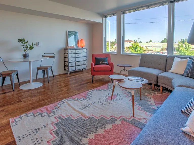 Janus Apartments — Photo 8