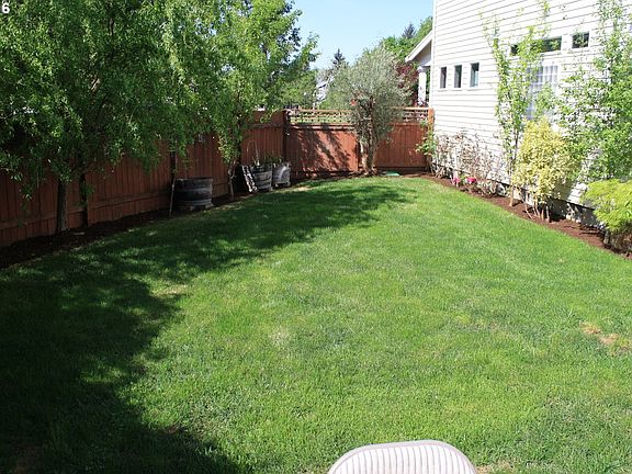 4th image of 5568 NE Hidden Creek Dr