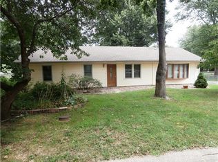 203 19th Ave, Greenwood, MO 64034
