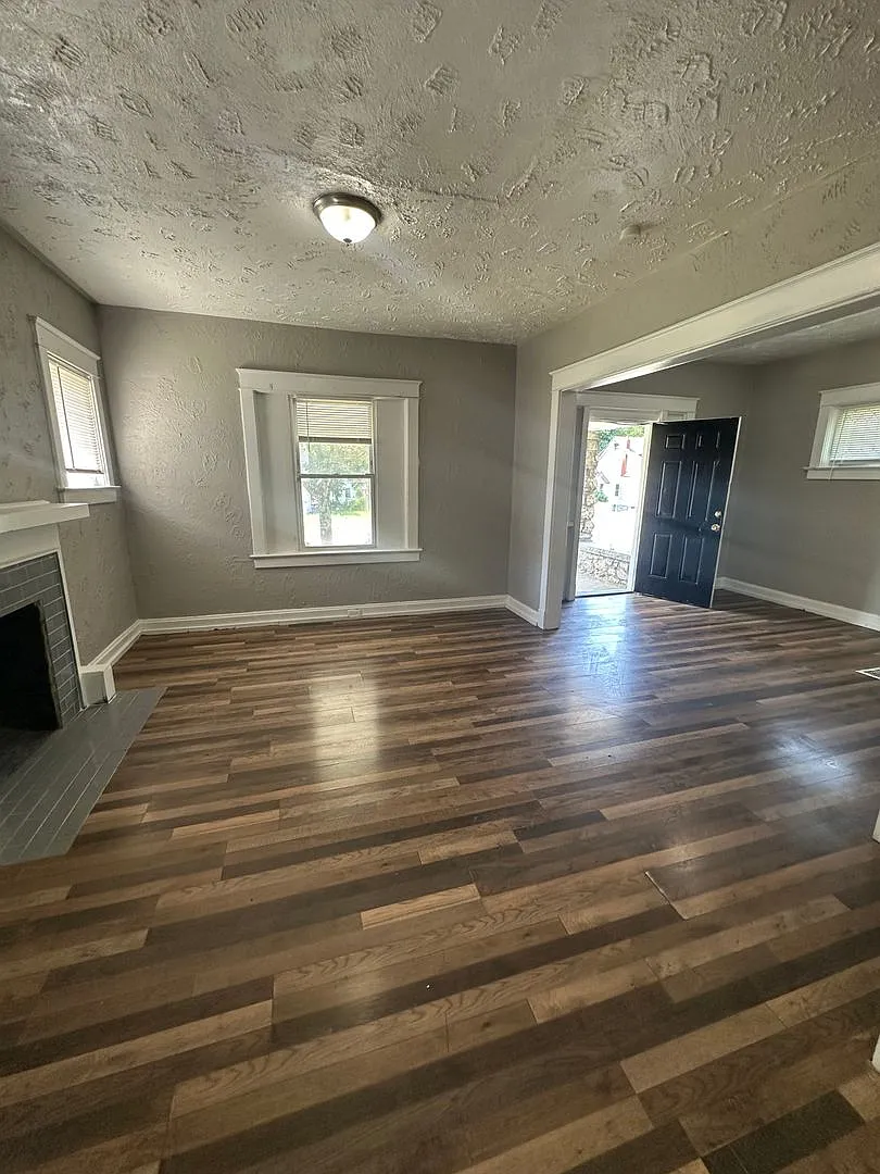 4 bed, 2.0 bath, 1579 sqft, $1,350 — Photo 3