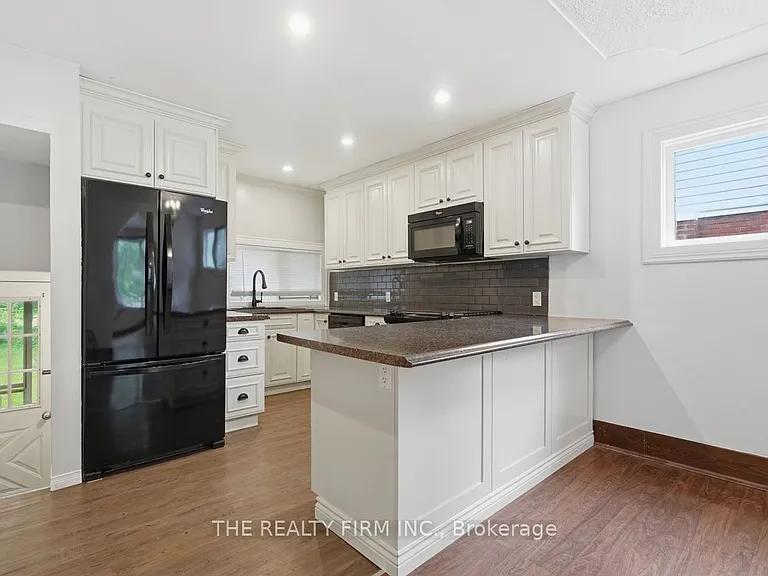 97 Springbank Dr — Photo 17