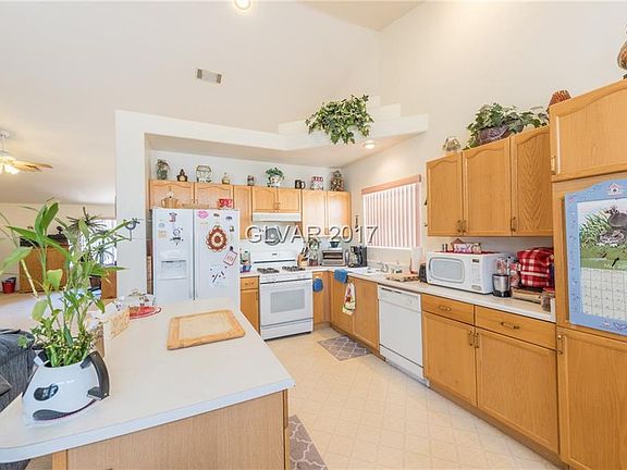 4th image of 892 Coral Cottage Dr