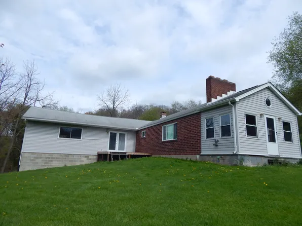 384 Ridgemont Dr, Midland, PA 15059