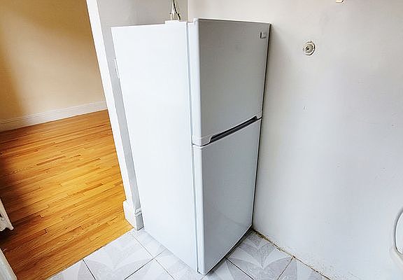 5th image of 25-25 Steinway St #2S