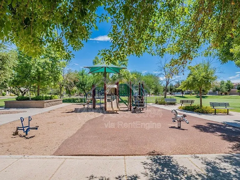 4467 E Remington Dr — Photo 33