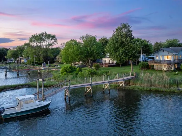 561 Shore Acres Ave, North Kingstown, RI 02852