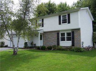 168 Overland Trl, West Henrietta, NY 14586